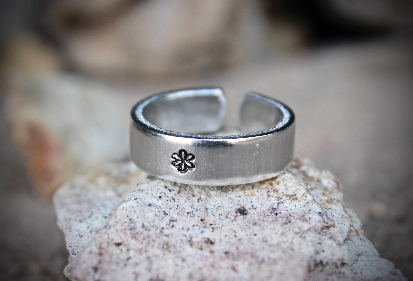 Flower Ring in Adjustable Aluminum